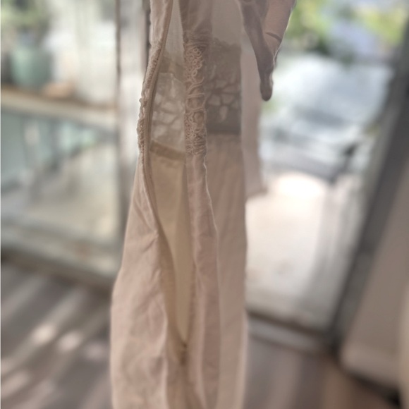 NWOT-NEVER WORN White Lace Boho Dress. Pristine condition. - Picture 9 of 11